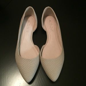 Cream colored, pointed toe, size 6.5 Aldo Flats