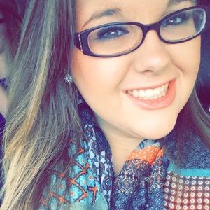 Meet your Posher, Carrie