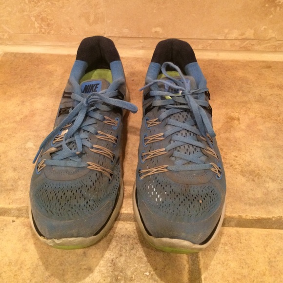 Nike running shoes. - Picture 1 of 2