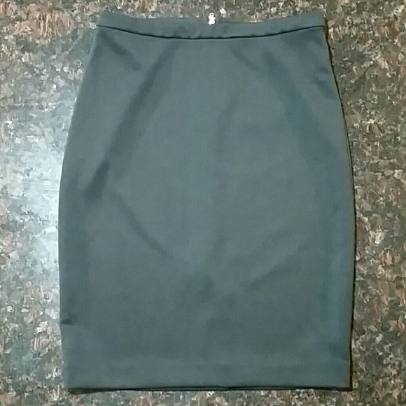 The Limited size 4, true black pencil skirt