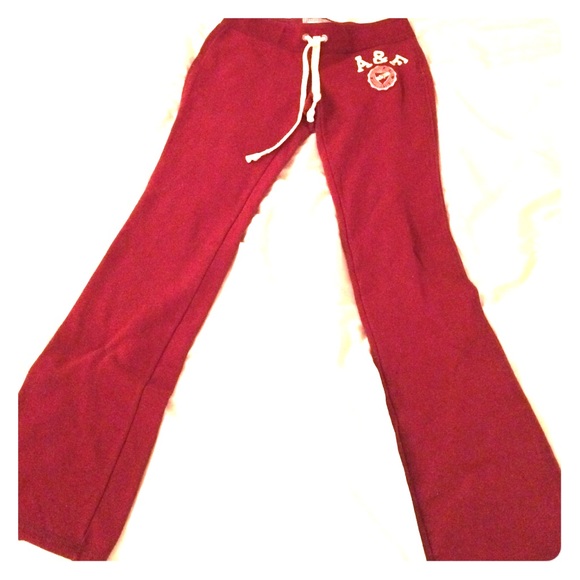 Abercrombie & Fitch burgundy sweatpants⚽️