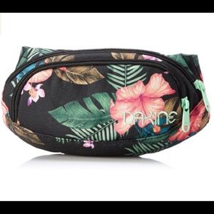 Floral Hawaiian Fanny pack 🌿