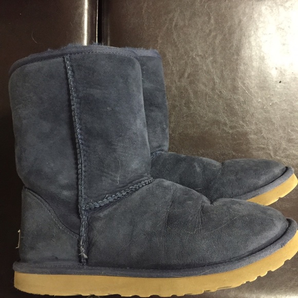 NWOT Blue short uggs
