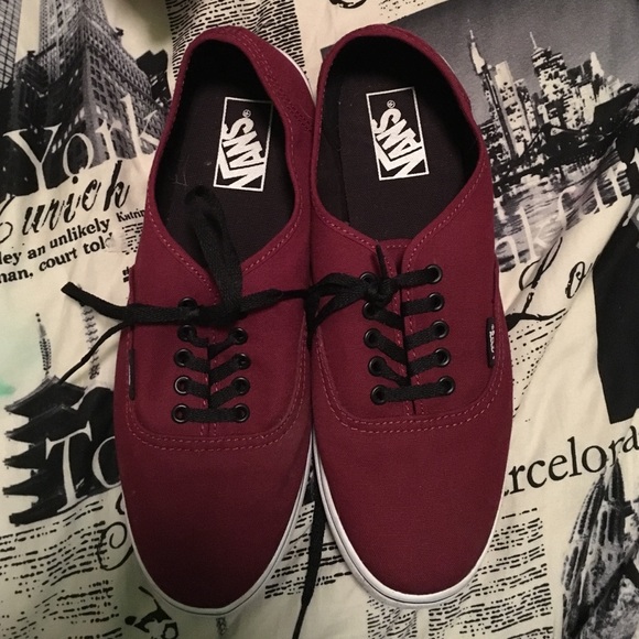 BRAND NEW MAROON VANS