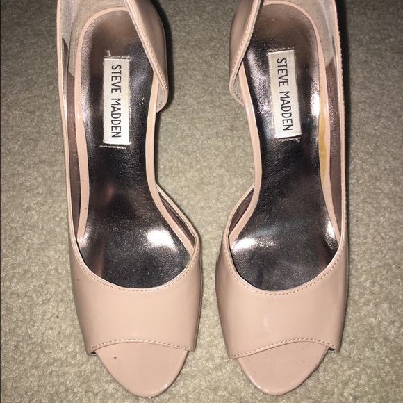 Steve Madden nude heels
