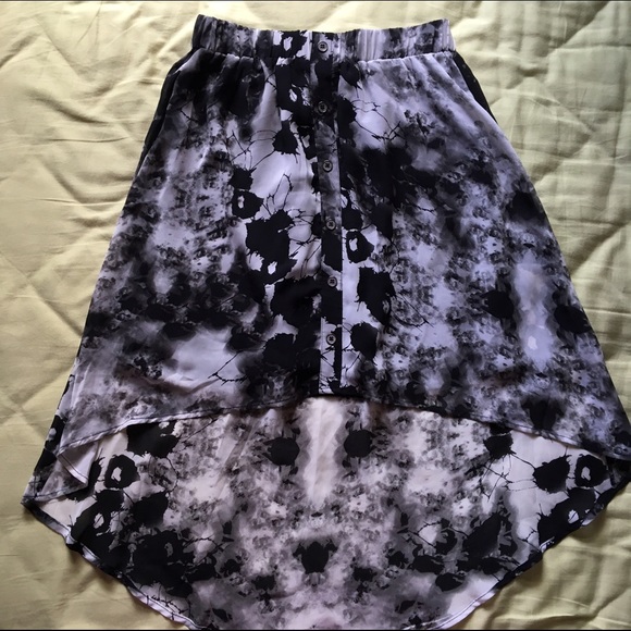 Like NEW Forever 21 High-Low Skirt - Picture 1 of 1