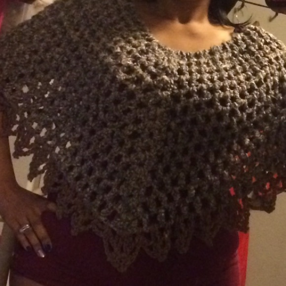 Crochet poncho - Picture 2 of 2