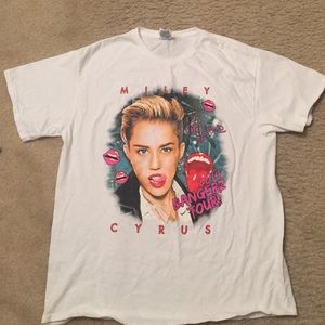 Miley Cyrus shirt!