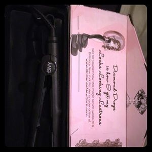 Simons infused hair straightener