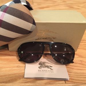 Burberry Sunglasses 🕶