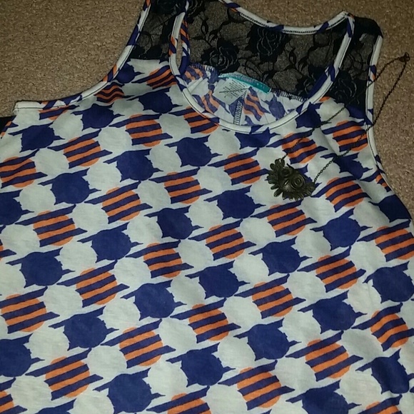 Tank top - Picture 2 of 3