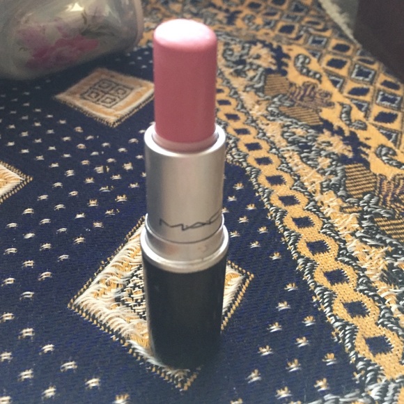 MAC Matte Lipstick - Picture 2 of 4