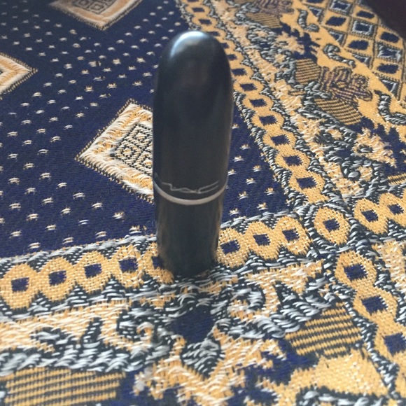 MAC Matte Lipstick - Picture 3 of 4