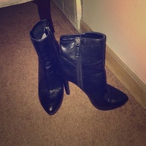 Nine West pointed boots
