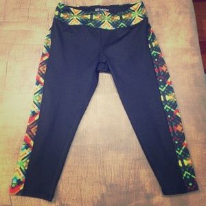 LulaRoe Jade Crops Size Medium