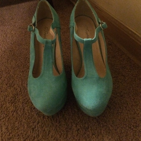 Turquoise wedges super cute