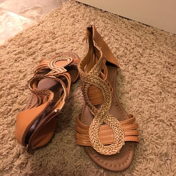 Sandals - Picture 2 of 3