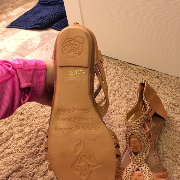 Sandals - Picture 3 of 3