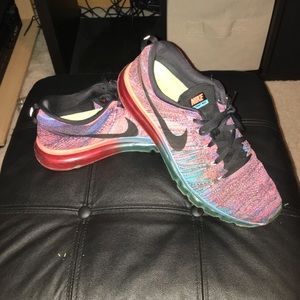 Nike Flyknit Max