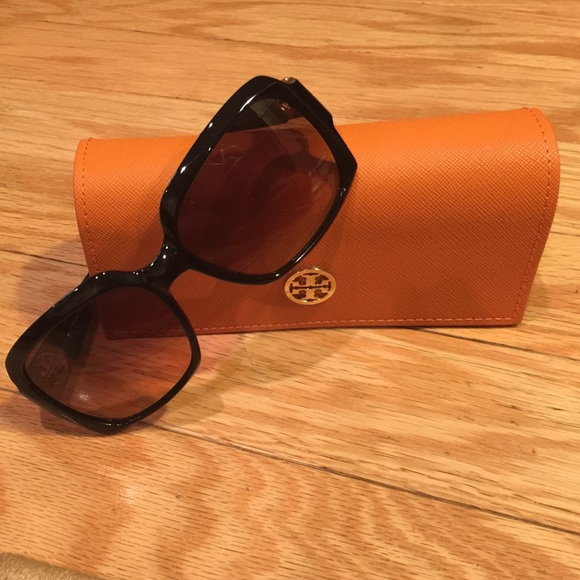Tory Burch Sunglasses 🕶
