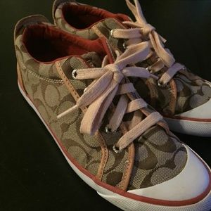 Authentic Coach Shoes! Size 7💕
