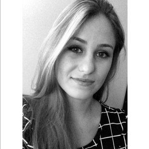 Meet your Posher, Hannah