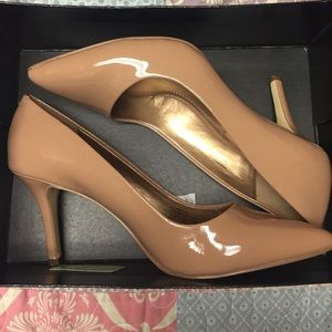 BCBG nude heals