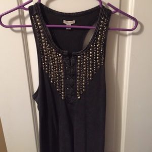 Urban dress with silver sequence.