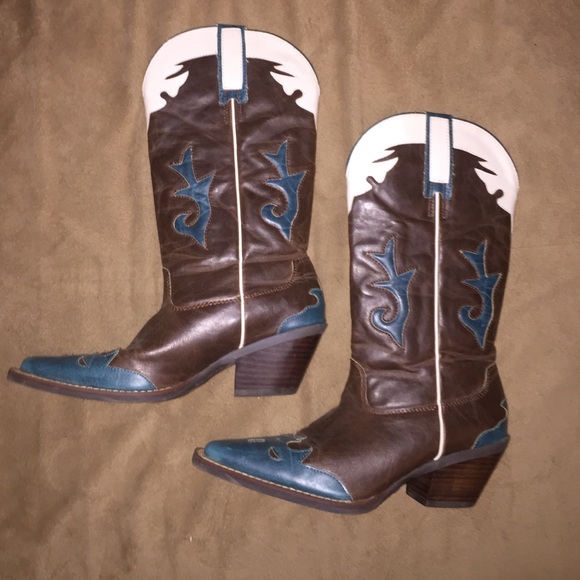 Women's cowboy boots