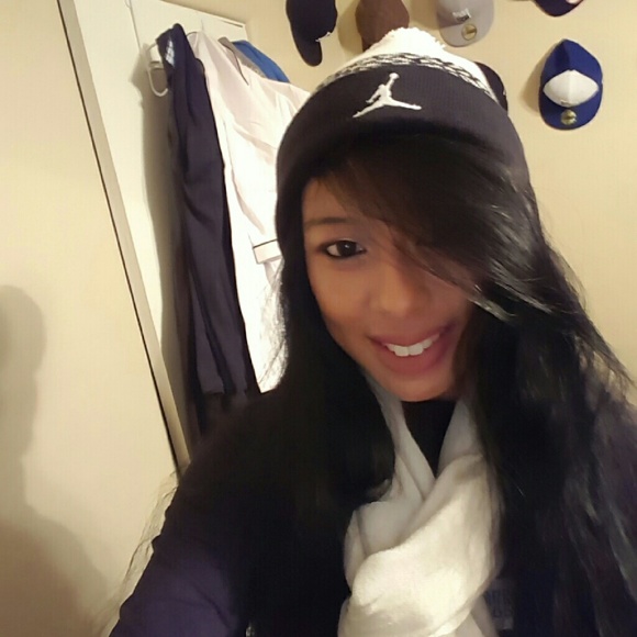 Meet your Posher, Cesmina - Picture 1 of 1