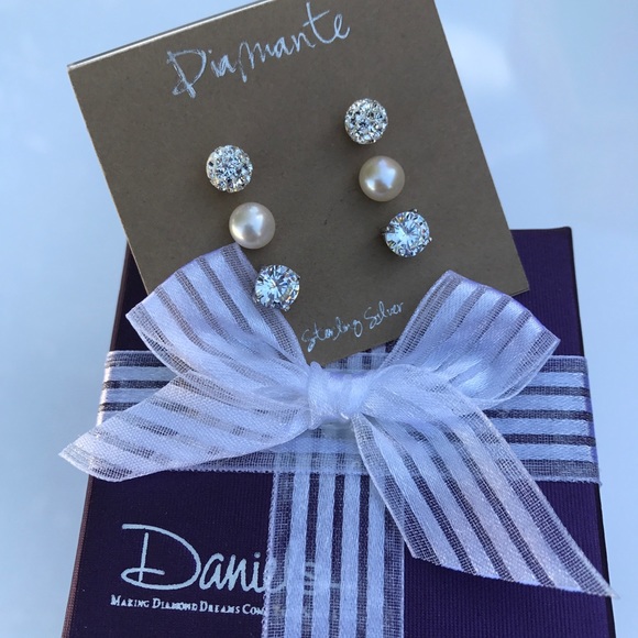 Brand New 3 pc. set of beautiful earrings - Picture 2 of 8