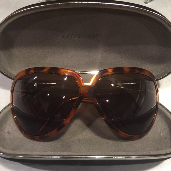 Authentic Giorgio Armani Sunglasses 🕶