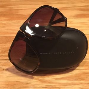 MARC By Marc Jacobs Sunglasses 🕶