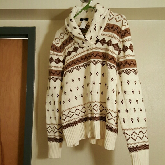 Champs Sweater - Picture 1 of 2