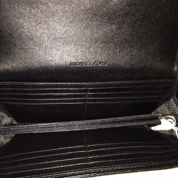 SALE!! Michael kors astrid wallet - Picture 2 of 4