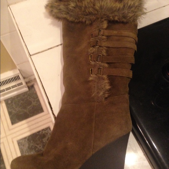 Boots - Picture 2 of 4