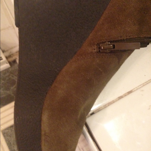 Boots - Picture 3 of 4