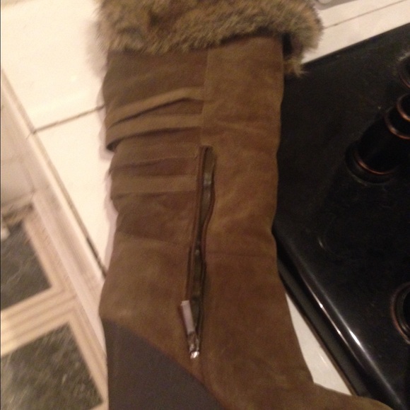 Boots - Picture 4 of 4