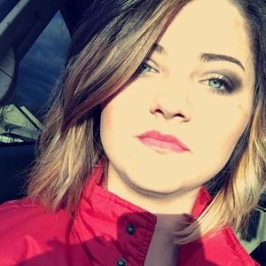 Meet your Posher, Cierra