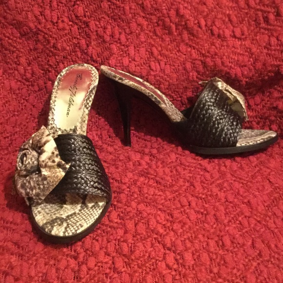 NWT Beverly Feldman Entice Snake Woven Heels 6