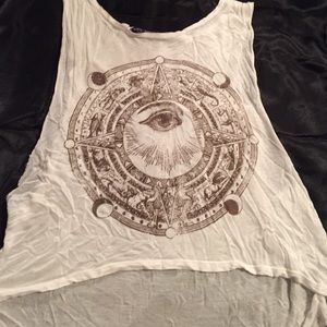 Flowy white triangle shirt