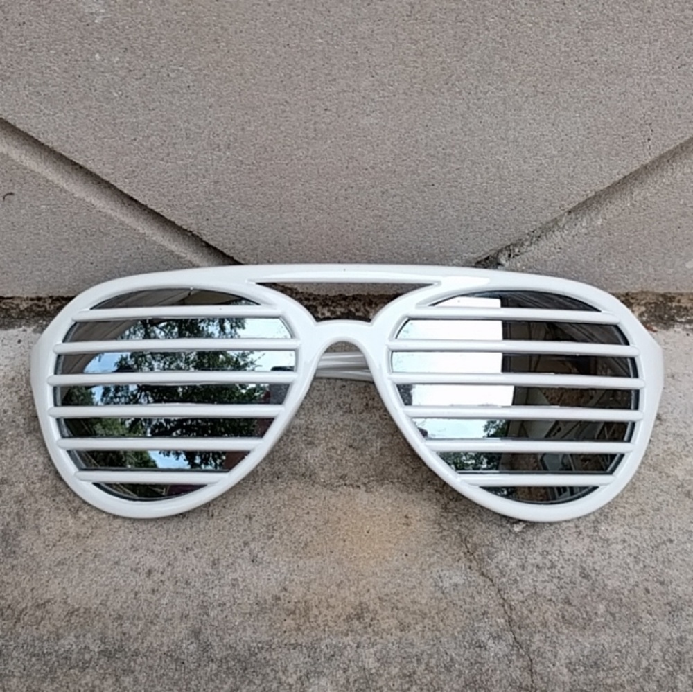 urban outfitters  ×  aviator shutter sunglasses
