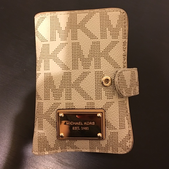 Michael kors wallet