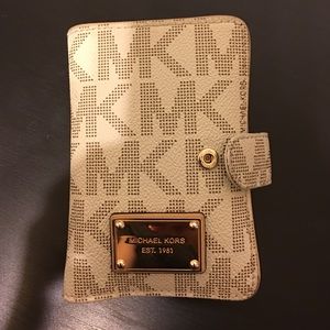 Michael kors wallet