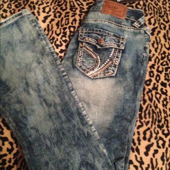 Jeans - Picture 2 of 4