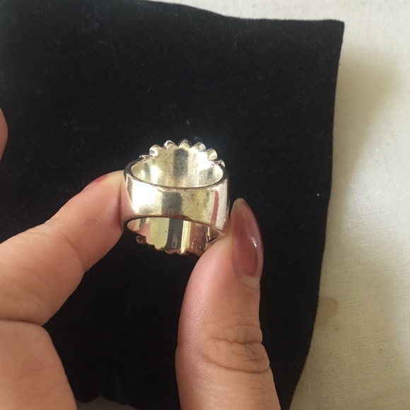 Silver flower ring - Picture 4 of 4