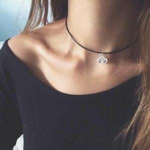 Lotus Choker