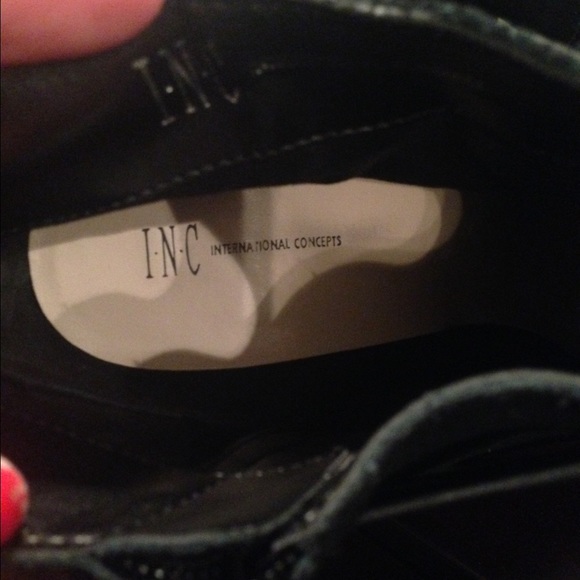 Shoes - Picture 3 of 4