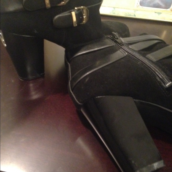 Shoes - Picture 4 of 4