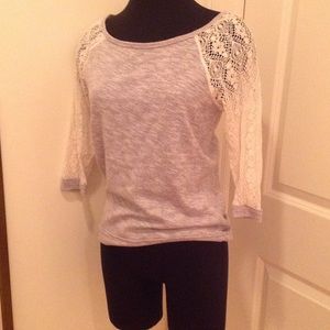 American eagle grey 3/4 lace sleeve sweater